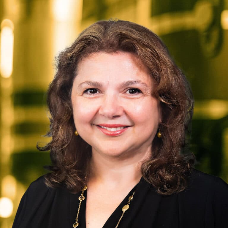 Selin Deravedisyan-Adam Cofondatrice Directrice de l’immigration et experte-conseil en mobilité internationale